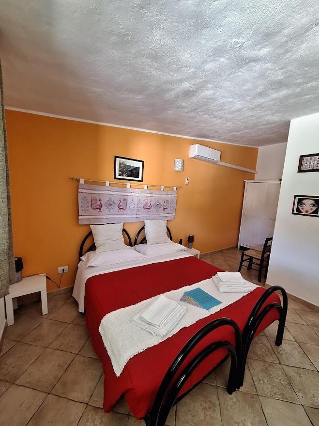 Bed&Breakfast Pira pinta Dorgali Bagian luar foto