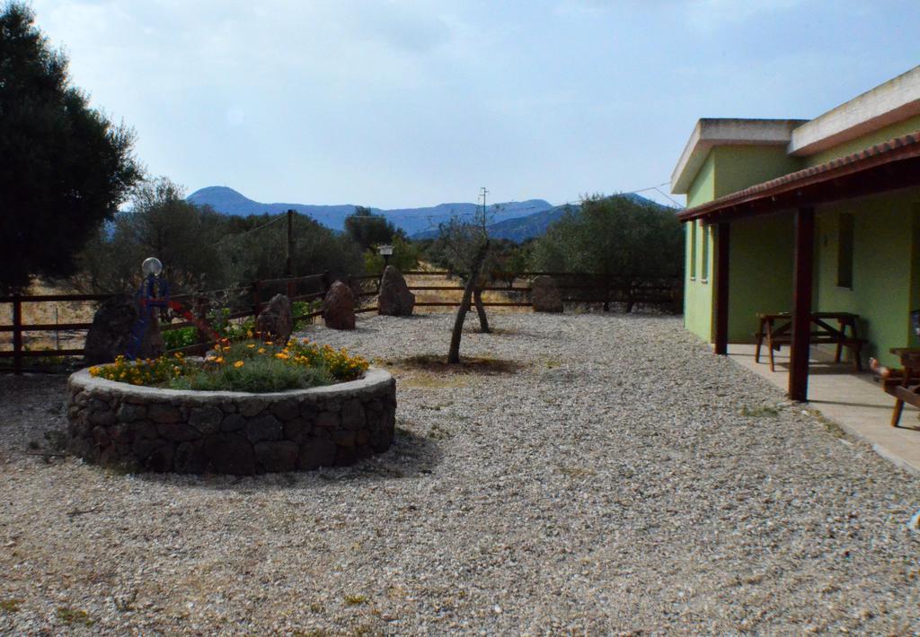 Bed&Breakfast Pira pinta Bed & Breakfast Dorgali Bagian luar foto